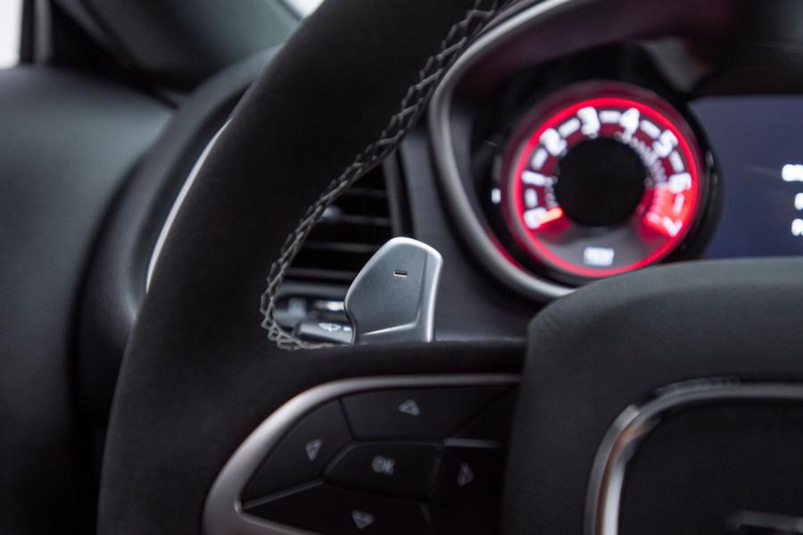 Панель приборов Dodge Challenger SRT Demon (LC, 0945 of 3300) 2018 года  (фото 65 из 109)